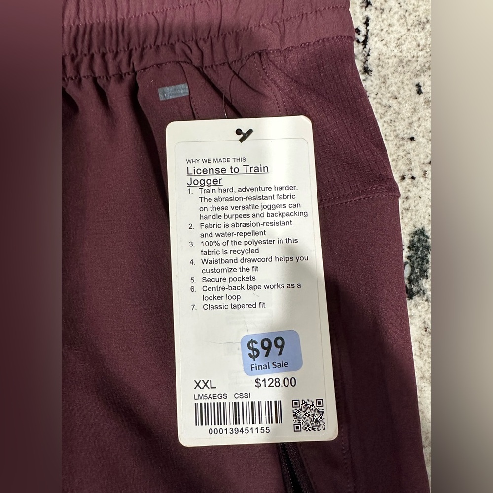 Lululemon License to Train Joggers - Picture 8 of 8